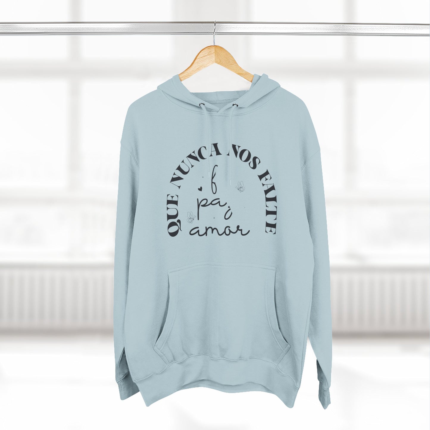 Cozy Three-Panel Fleece Hoodie with 'Nunca Nos Rinde' Design, Gift for Friends, Casual Wear, Love Quote, Cozy Clothing