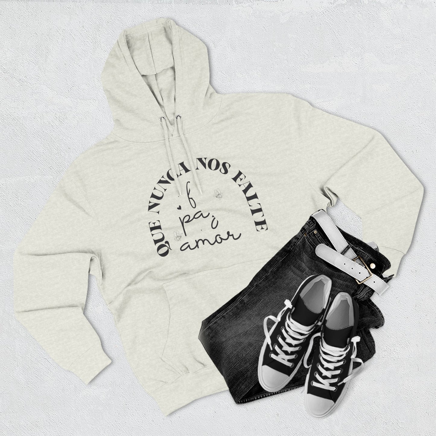Cozy Three-Panel Fleece Hoodie with 'Nunca Nos Rinde' Design, Gift for Friends, Casual Wear, Love Quote, Cozy Clothing